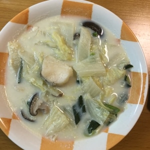 たらと白菜・しめじの豆乳スープ